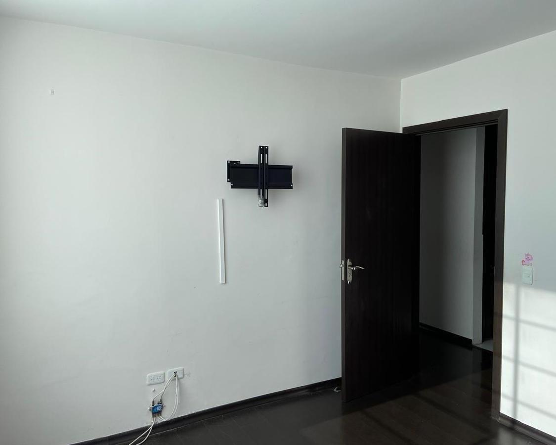 Vendo Departamento de 3d. en Santa Lucía (Quito, Excelente Precio) — imagen 4