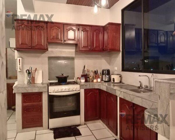 En Venta Departamento Amplio con Parqueo y Terraza (Urdesa Central), Guayas — imagen 3