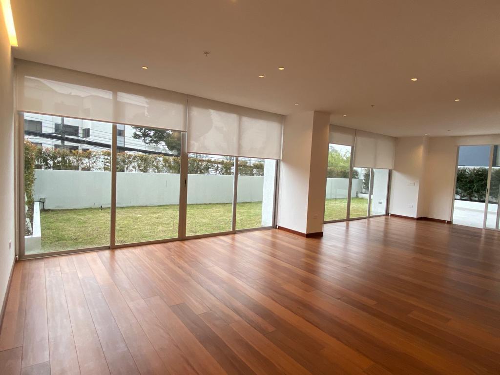 Renta $3.153 Dúplex de Lujo 331 m² a Estrenar con 4 Parq. Sector González Suárez — imagen 5