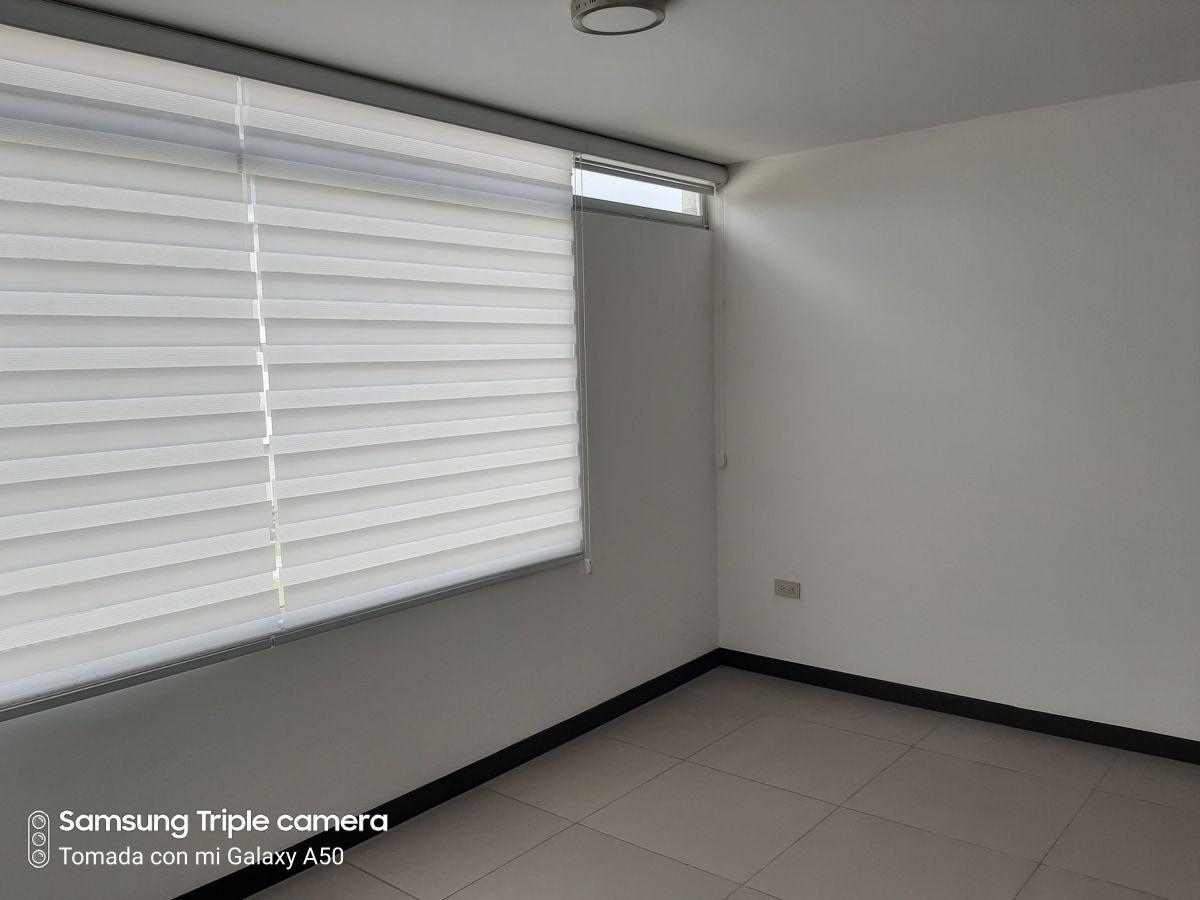 Cerca Al Supermaxi - Coral Hermosa Casa 3 Dorm. con Baños — imagen 5