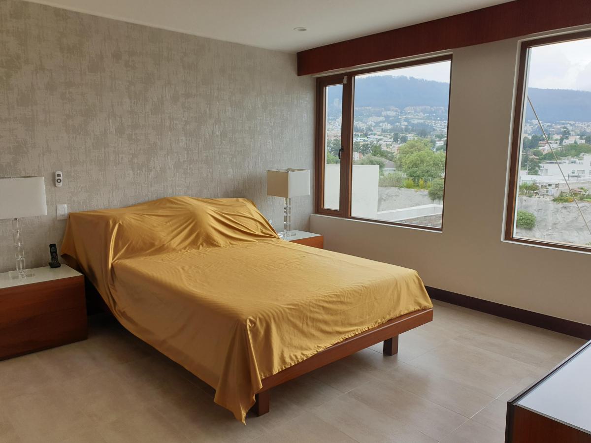 Hermosa y Exclusiva Casa de Venta en Cumbaya Urbanizacion — imagen 3