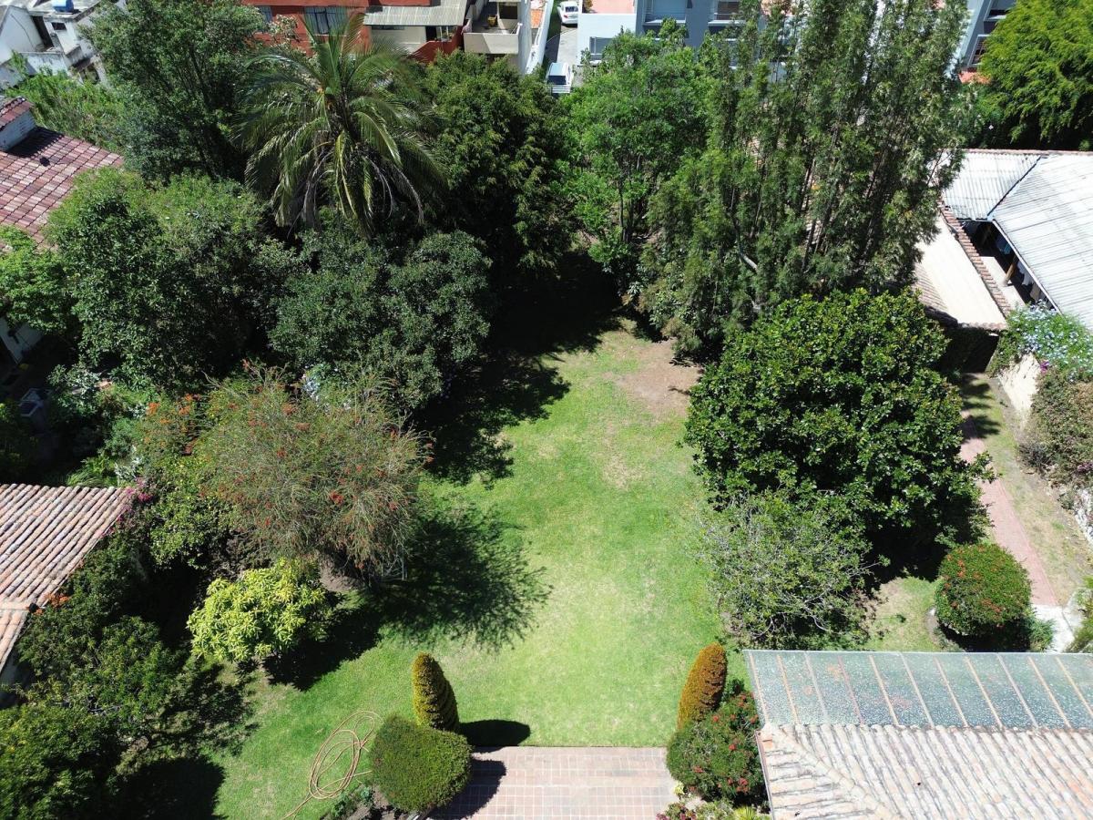 Casa de Venta Estilo Rústico Dentro de Urbanización, Sector Cununyacu. Gran Jardín, Oportunidad — imagen 5
