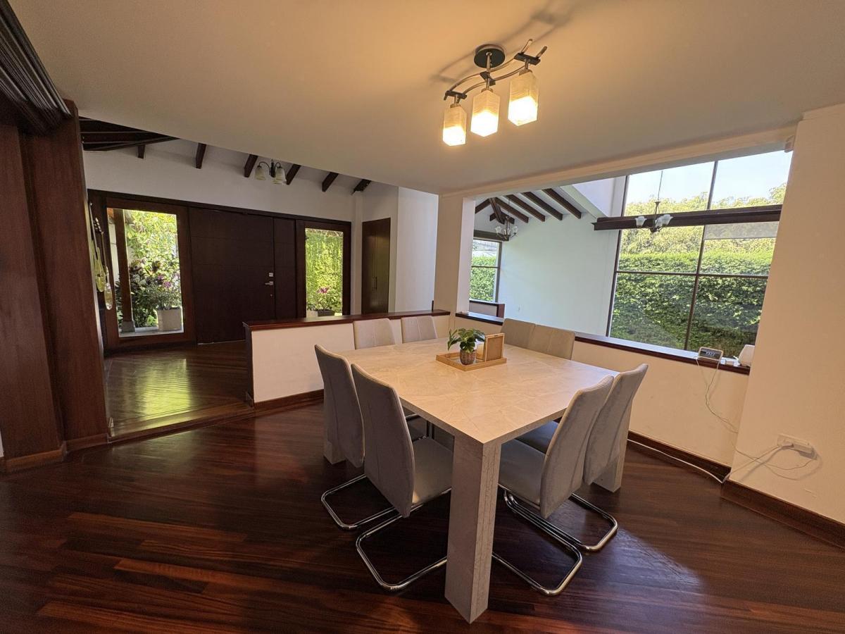Vendo Casa Independiente Reservorio de Cumbaya Dentro de Urbanización — imagen 5