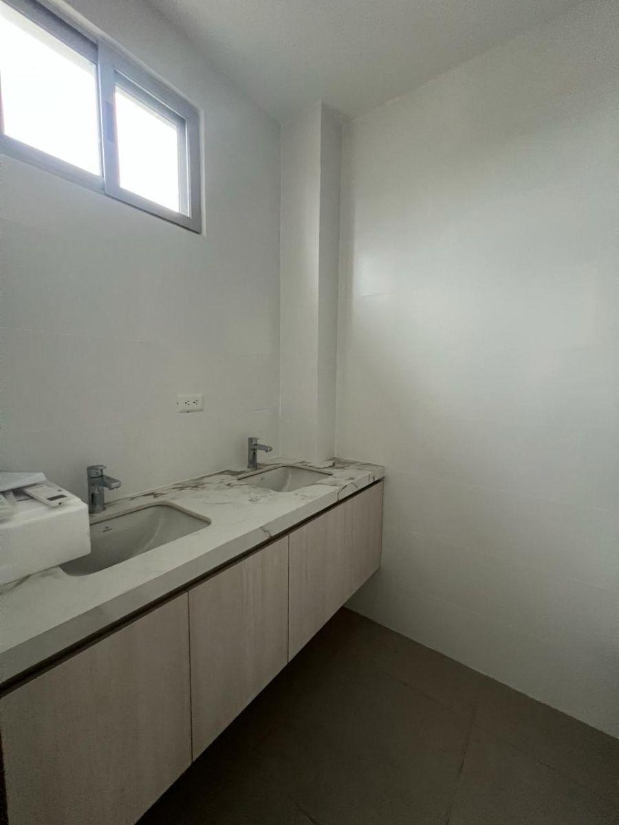 Comodo y Exclusivo Departamento en Venta - Urb. Puerta Al Rio 2.5 Samborondon, Guayas — imagen 4