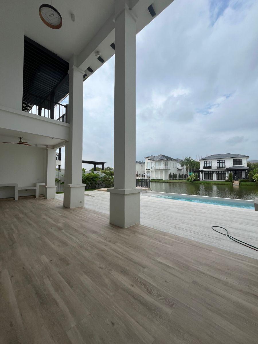 Casa por Estrenar de 5 Dorm. Al Pie del Canal en Aires del Batan, Guayas — imagen 5
