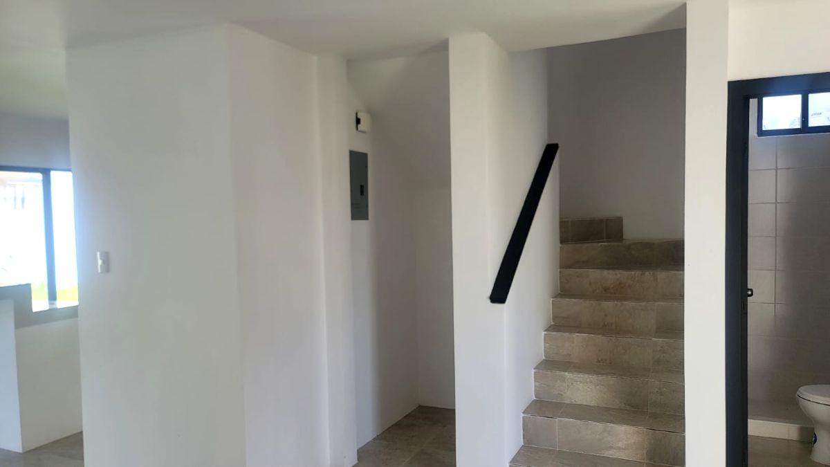Casa de Estreno en Venta en La Rioja Av Leon Febres Cordero - Mae. Recalde, Guayas — imagen 4