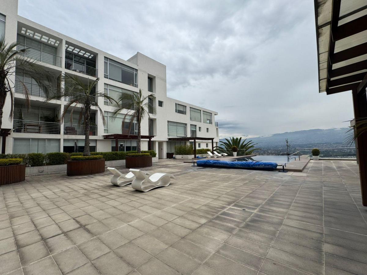 Departamento de 2 Dorm. con Piscina de 197 m² en San Juan. Vista Panorámica a Toda Cumbayá — imagen 5