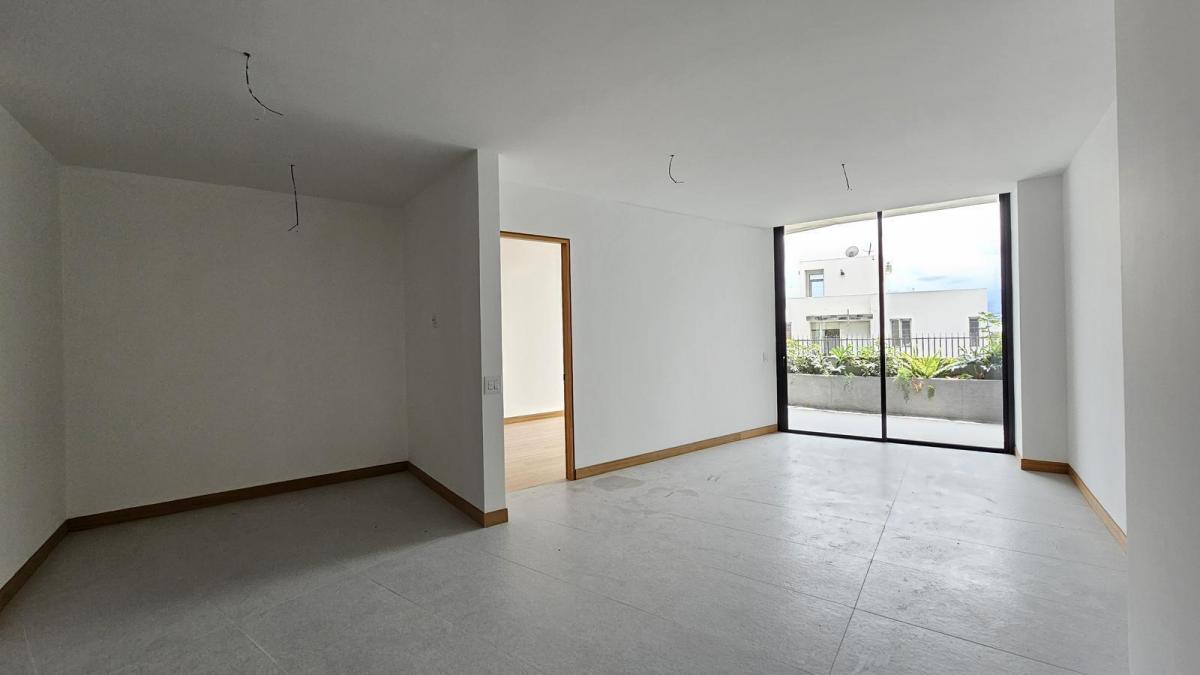 Venta Suite Iluminada y con Vista en Cumbayá — imagen 3