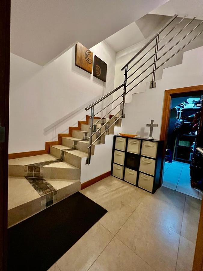 Residencia Contemporanea Sector San Patricio - Lumbisi en Venta — imagen 3