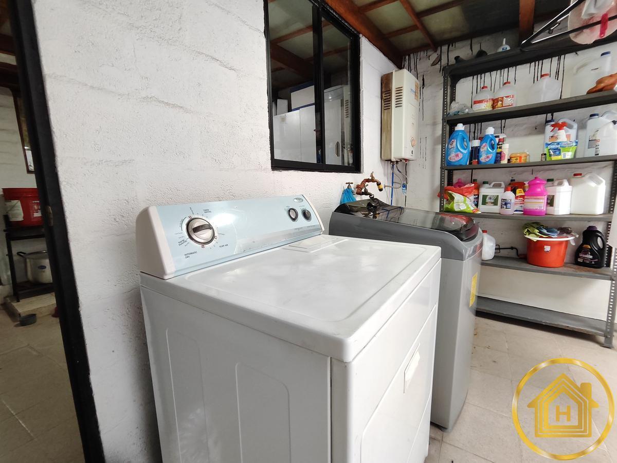Casa Independiente 4 Habitaciones Una en Planta Baja, Amplio Patio, Bbq, Jacuzzi, Valle Los Chillos — imagen 5