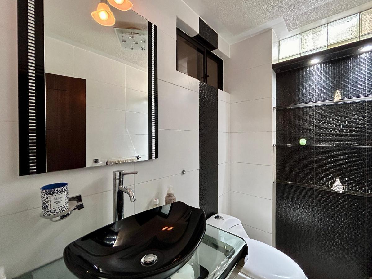Venta Amplio Departamento 4 Dorm. Jardines de Amagasí — imagen 4