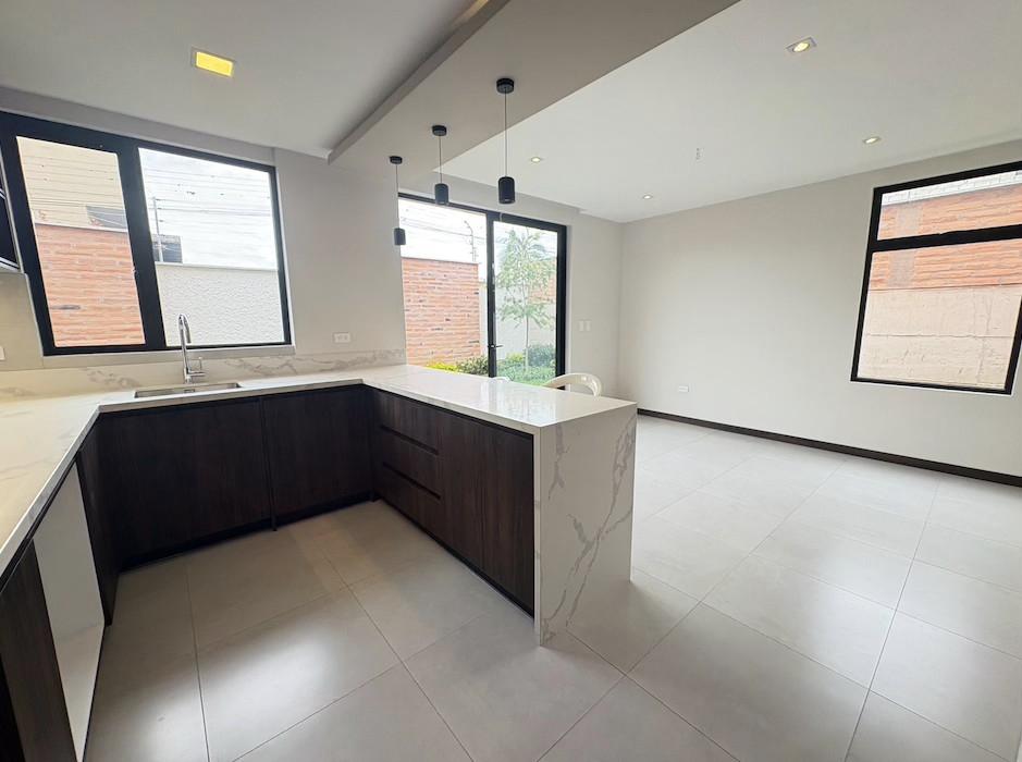 Casa por Estrenar en Puembo de Oportunidad — imagen 3