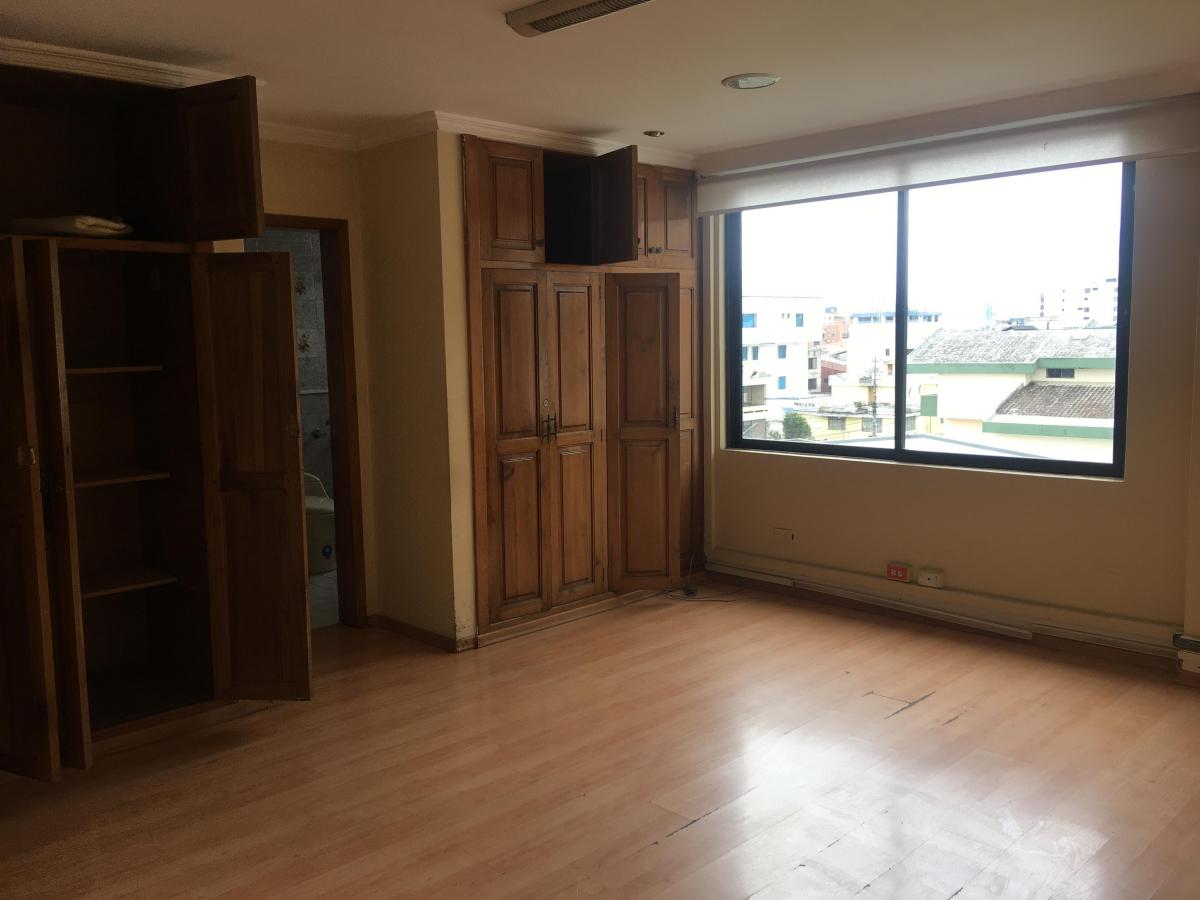 Vendo Casa Batan 1500 m Terreno 1900 de Construcción 1*520.000 Dólares Mm — imagen 3