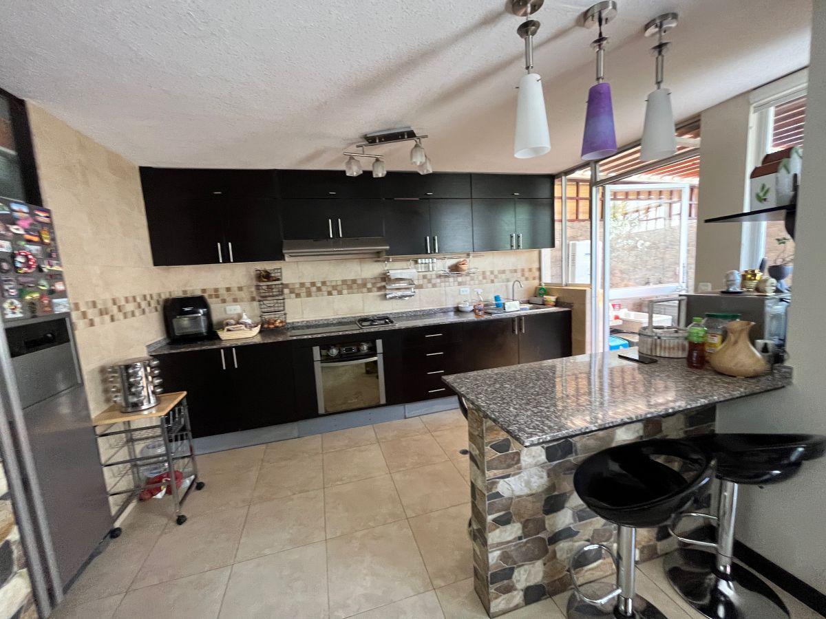 Casa en Conjunto en San Antonio de Pomasqui de Cemexpo 5 Minutos — imagen 5
