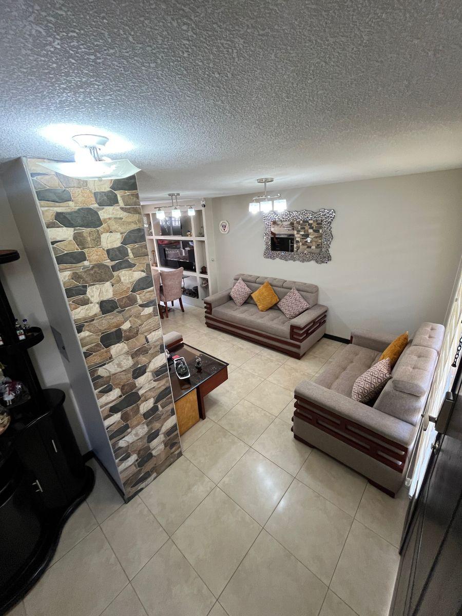 Casa en Conjunto en San Antonio de Pomasqui de Cemexpo 5 Minutos — imagen 3