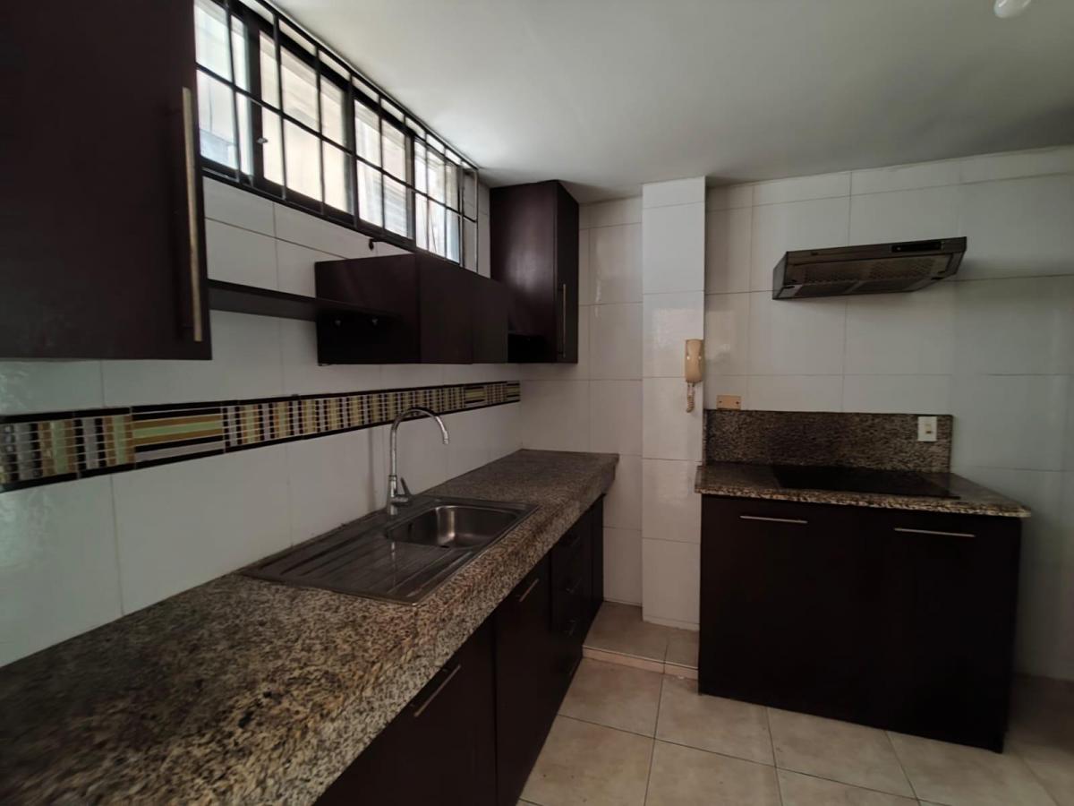 Departamento en Venta en Lomas de Urdesa Ronr, Guayas — imagen 5