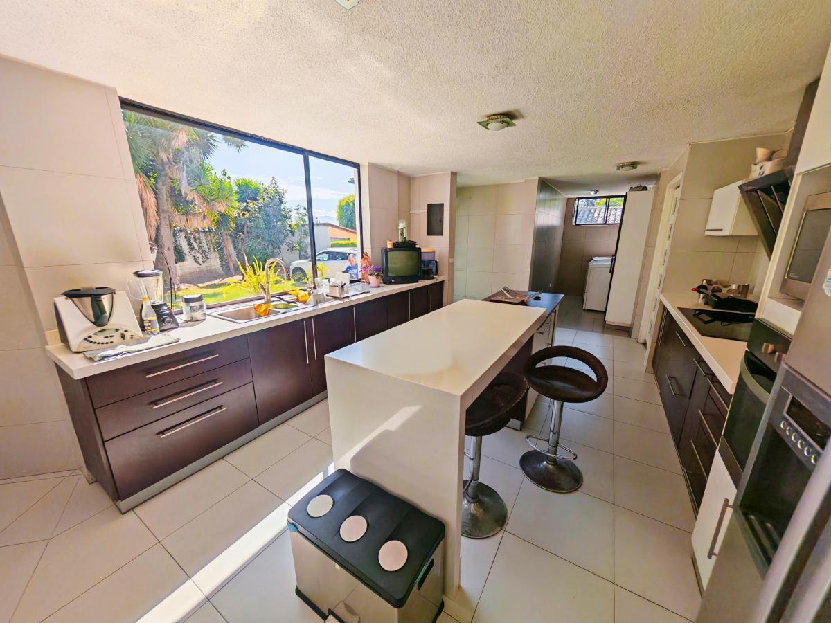Casa Exclusiva de Venta con Terreno en Auqui Chico, Cumbayá — imagen 3