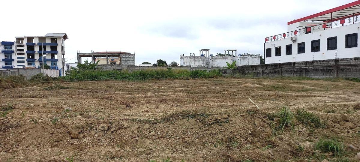 Terreno 1018 m² Esquinero, Independiente en Tonsupa, Esmeraldas — imagen 3