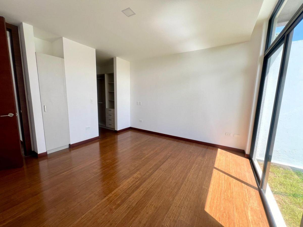 Mv - Sector San Juan Bajo de Cumbaya, en Venta Dpto a Estrenar 3d 129 m² — imagen 4