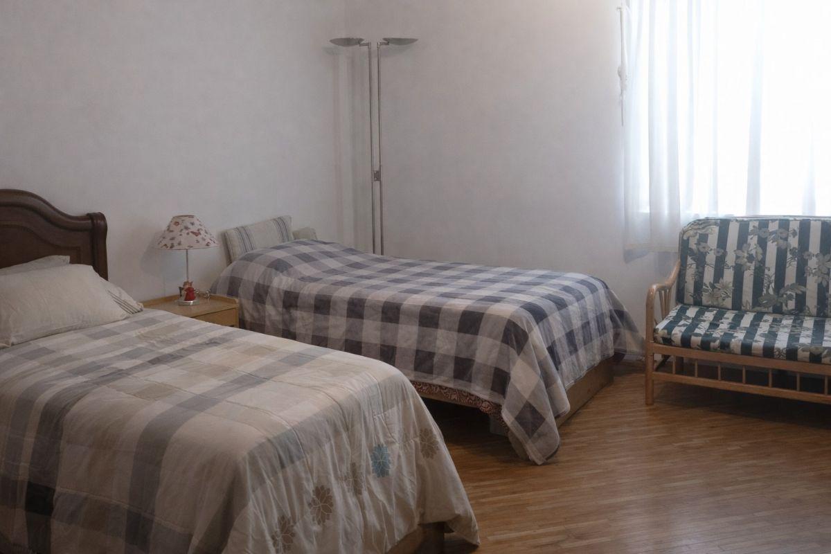 Venta Casa Una Planta con Amplio Jardin en Nayon — imagen 5
