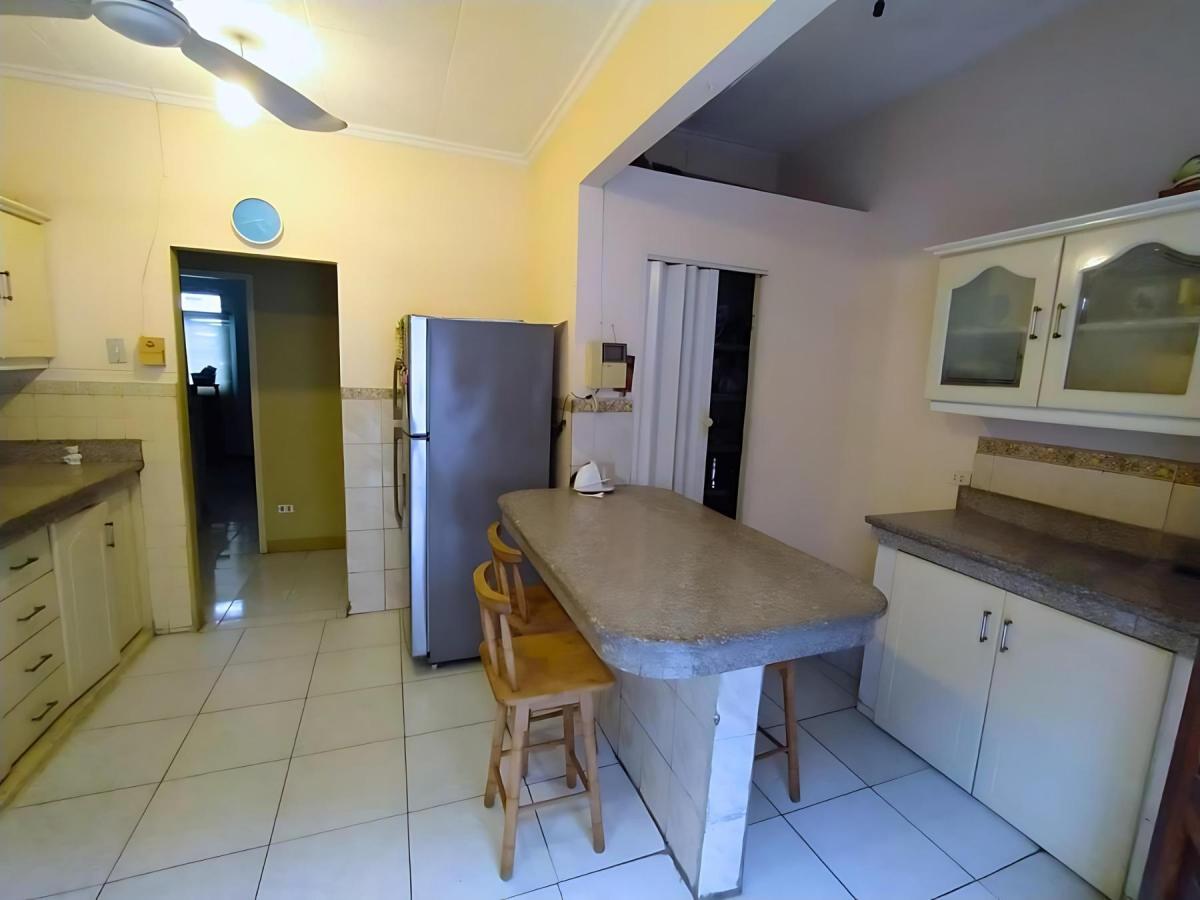Venta Casa en Lomas de Urdesa, Oportunidad de Inversión (Wt), Guayas — imagen 3