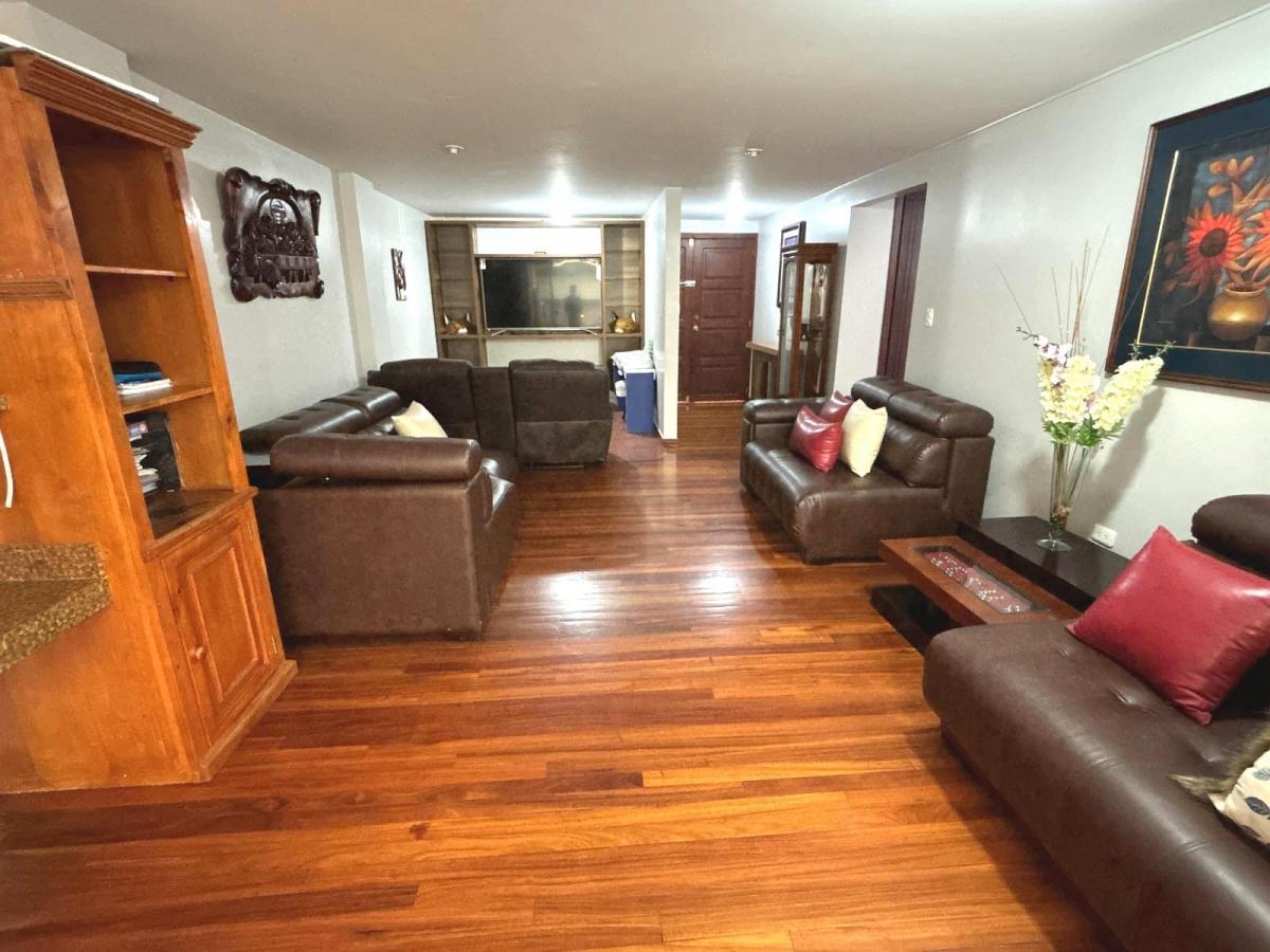 Venta Hermoso Departamento Sector Mastodontes, Norte de Quito — imagen 5