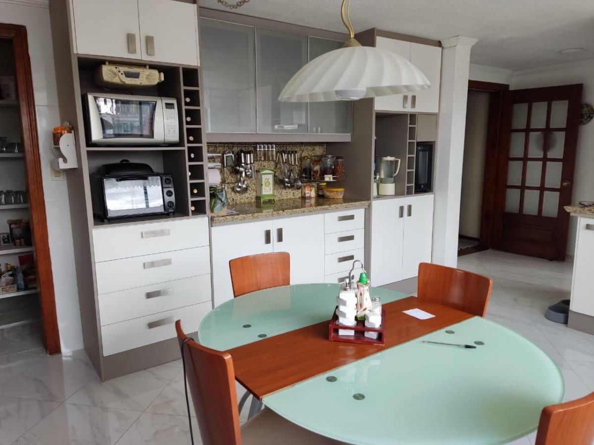C/ Quito Tenis, Penthouse Amoblado de 305 m² en Venta, 3 Parqueaderos — imagen 5