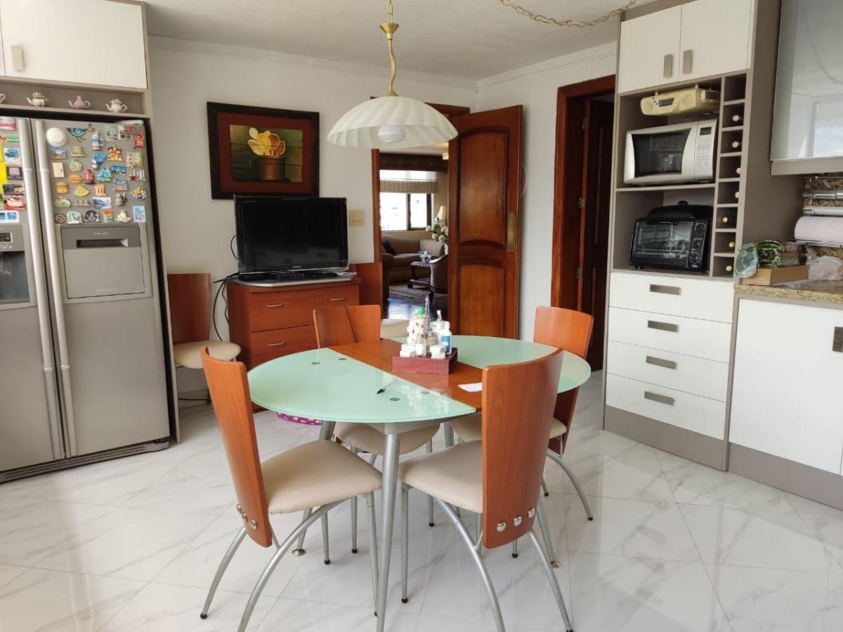 C/ Quito Tenis, Penthouse Amoblado de 305 m² en Venta, 3 Parqueaderos — imagen 4