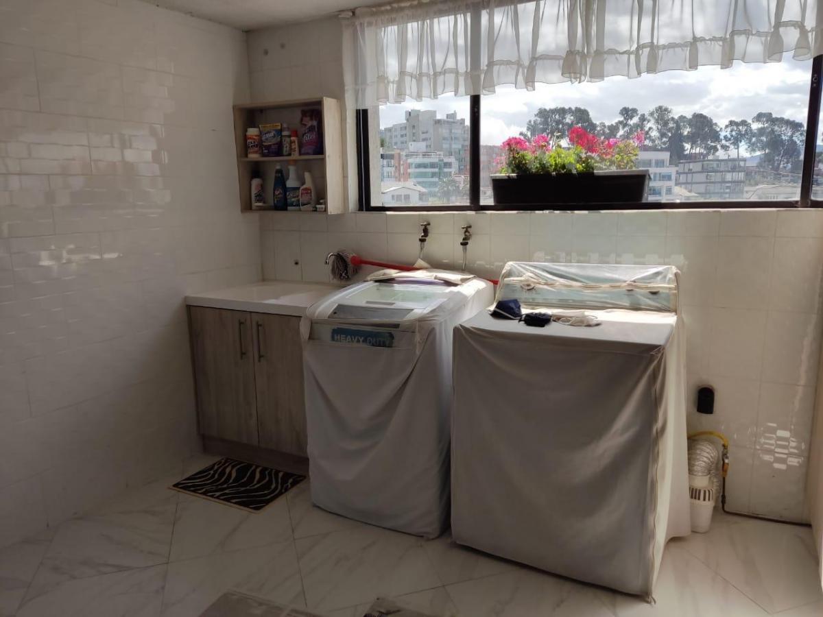 C/ Quito Tenis, Penthouse Amoblado de 305 m² en Venta, 3 Parqueaderos — imagen 3