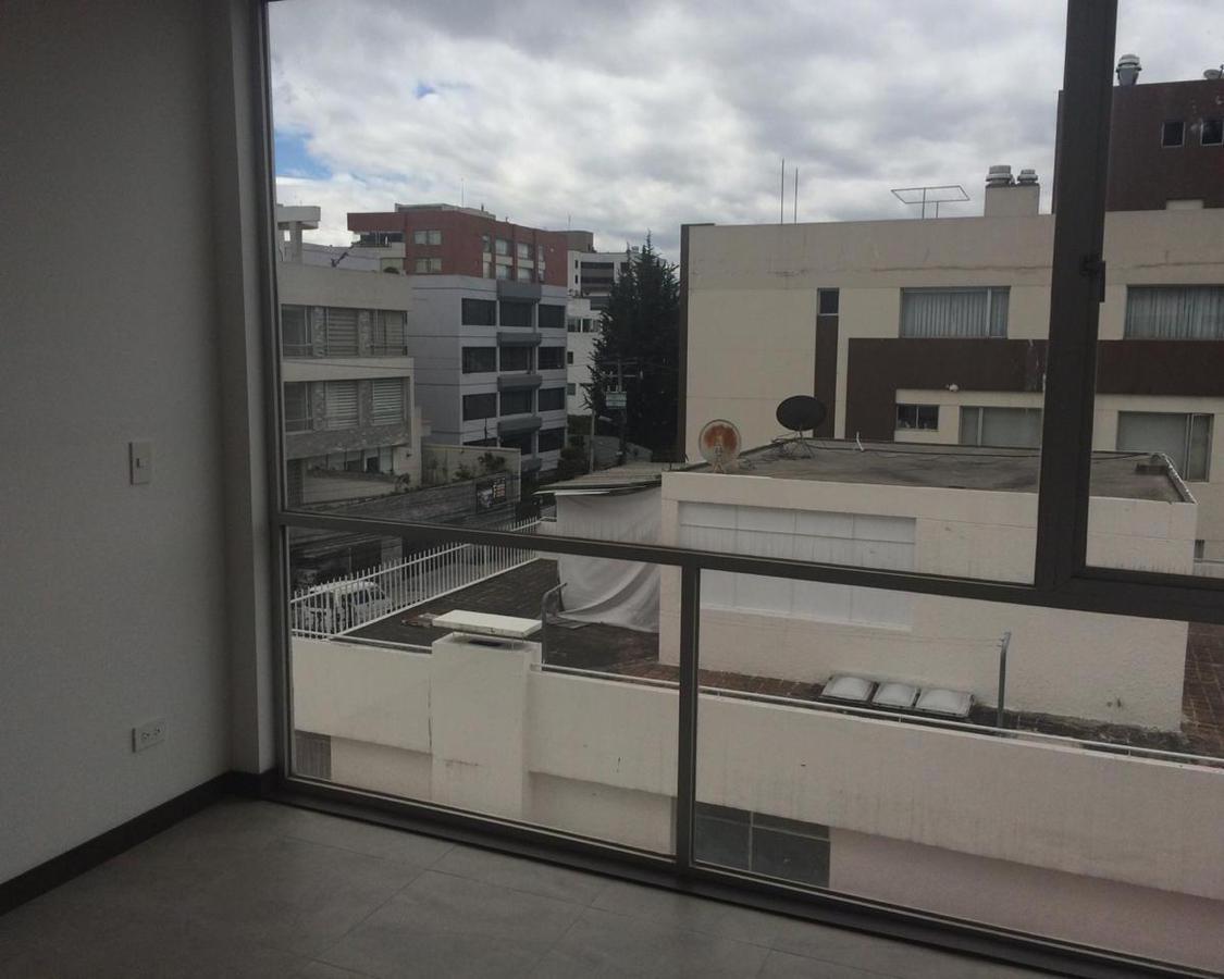 Quito Departamento de Venta Sector Quito Tenis por Estrenar — imagen 3
