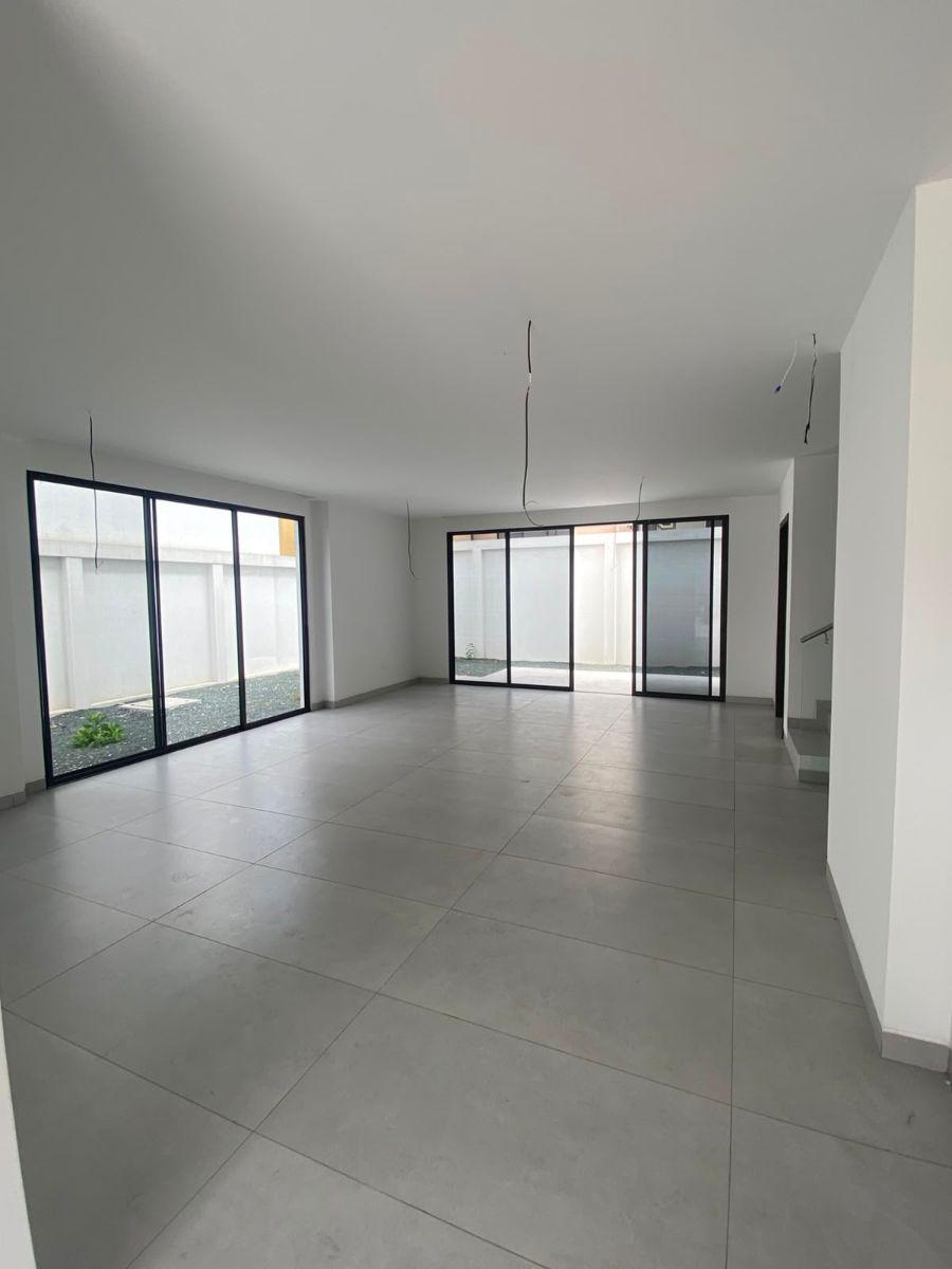 Vendo Casa Urbanización Riona, Guayas — imagen 9