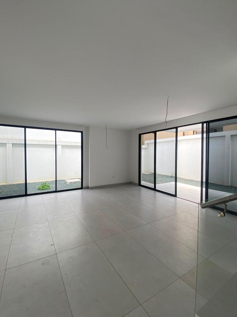 Vendo Casa Urbanización Riona, Guayas — imagen 3