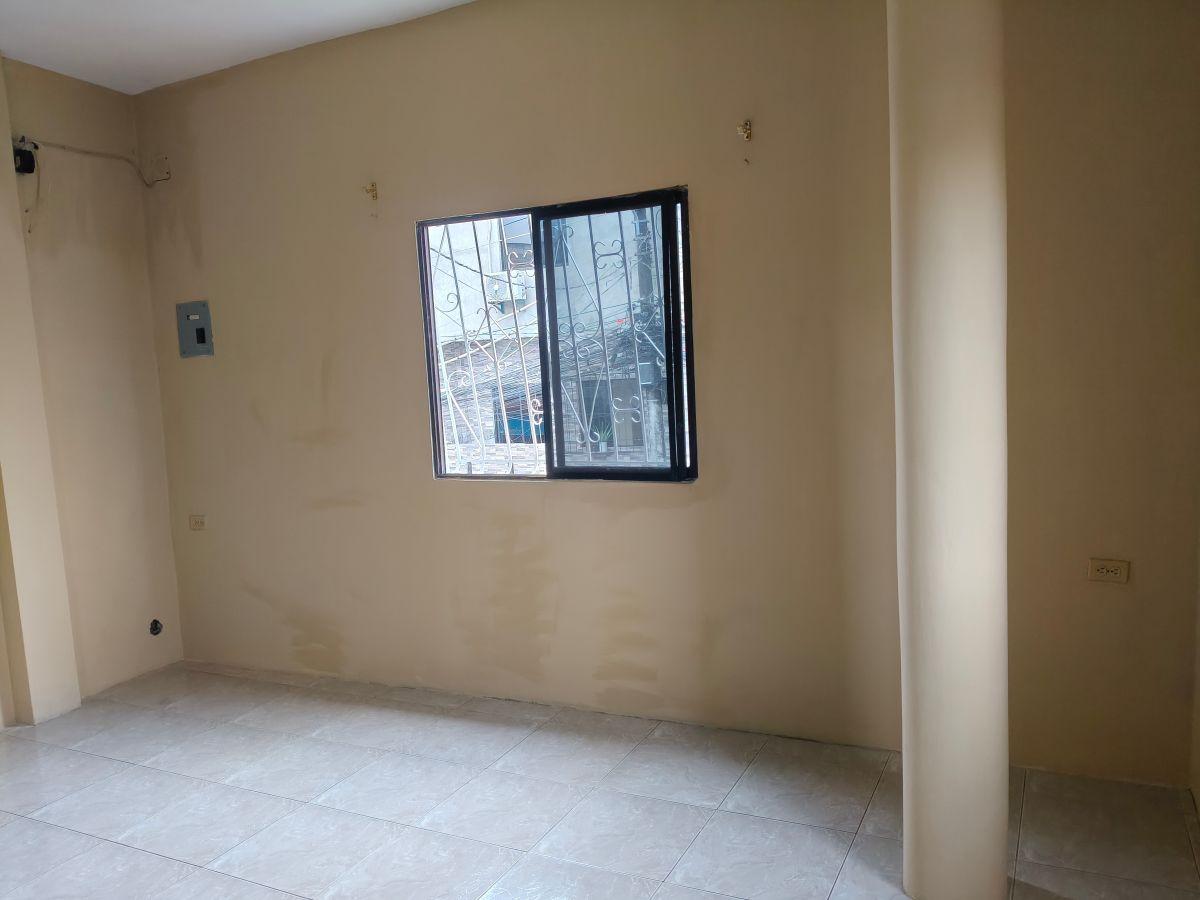 Se Vende Casa Rentera de 40 m² y 110 de Construcción con 2 Recámaras en Venta en Norte de Guayaquil, Guayas — imagen 3