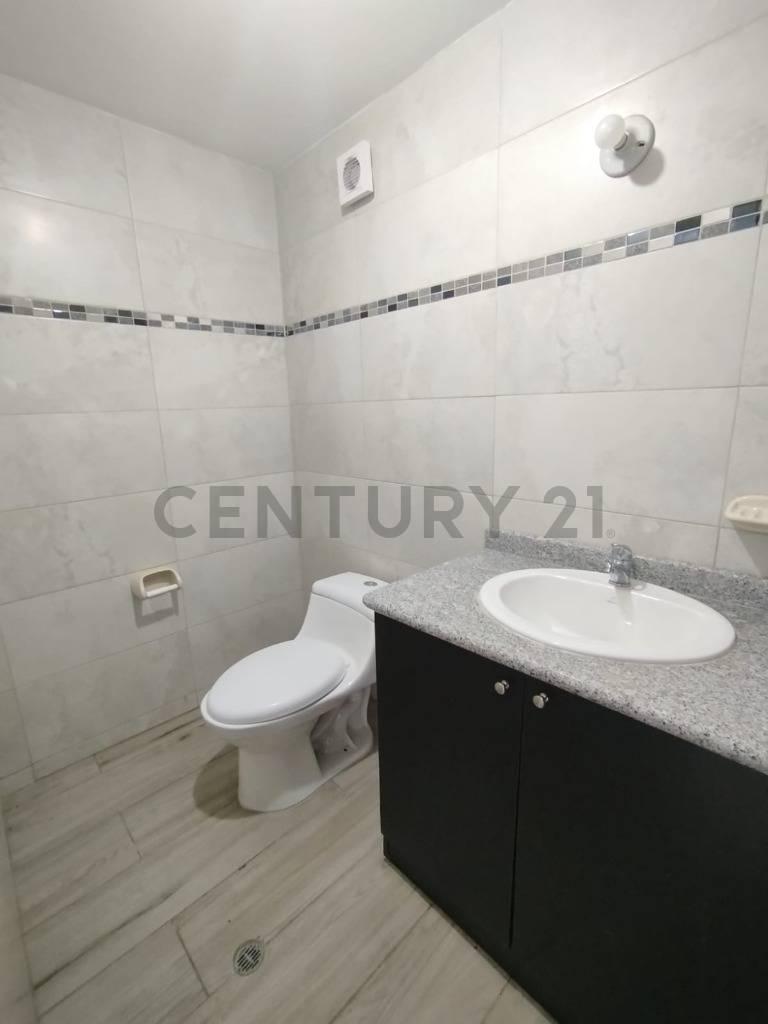 Casa en Venta Cada Dormitorio con Baño y 3 Garajes — imagen 3