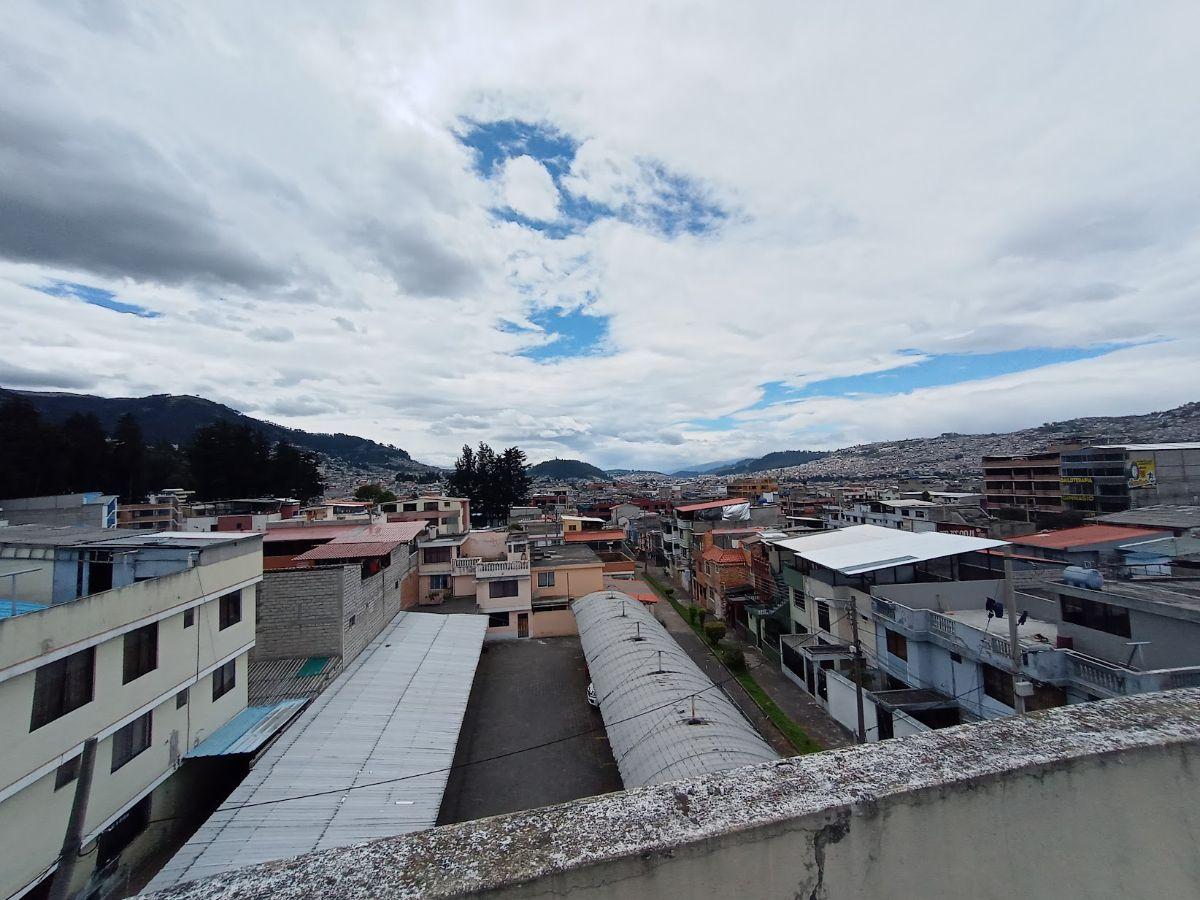 Vendo Casa Rentera de 939 m de Construcción en El Centro Sur de Quito — imagen 3