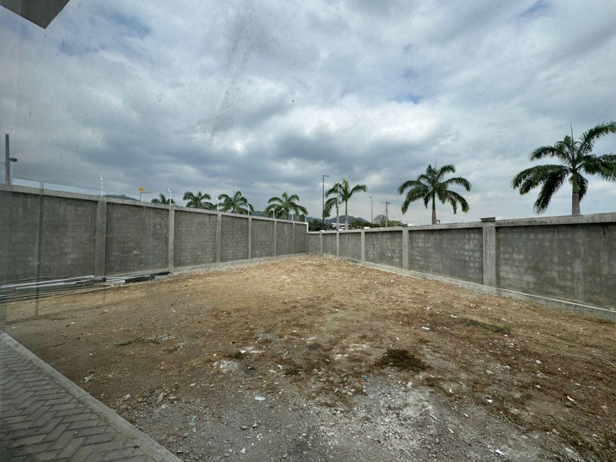 Casa de Estreno, 5 Dorm. en Vía a La Costa, Alba del Bosque, Guayas — imagen 5