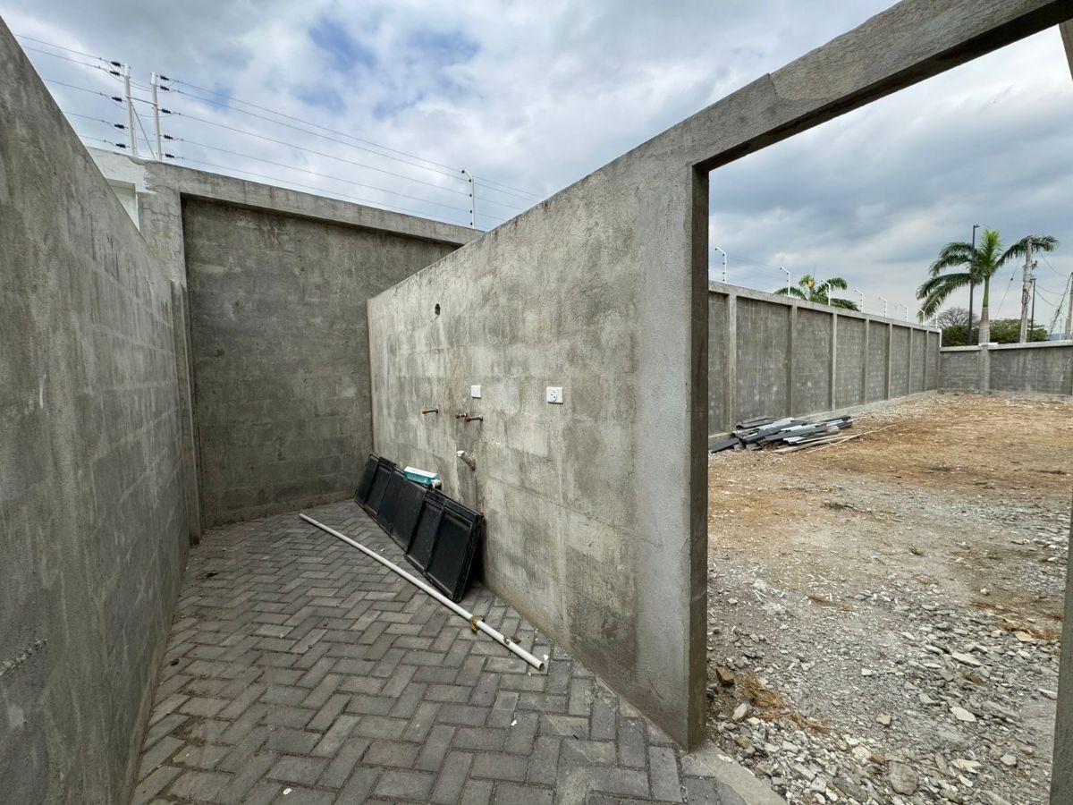 Casa de Estreno, 5 Dorm. en Vía a La Costa, Alba del Bosque, Guayas — imagen 4