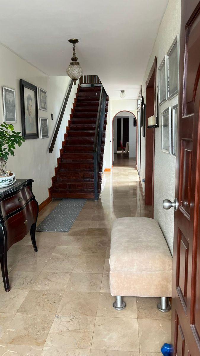 Casa en Venta de 5 Habitaciones en Los Ceibos - N. Dorado, Guayas — imagen 5