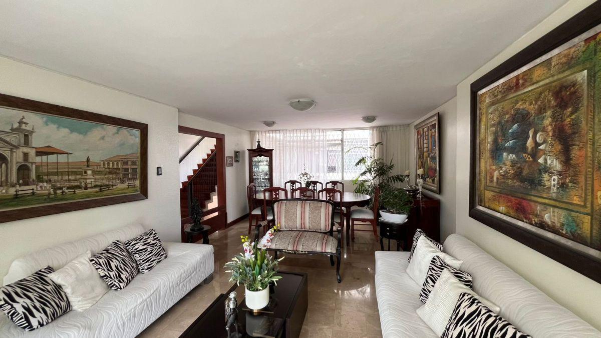 Casa en Venta de 5 Habitaciones en Los Ceibos - N. Dorado, Guayas — imagen 3