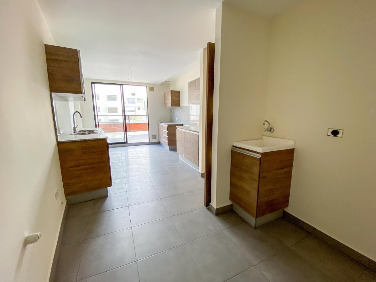 Departamento en Venta Sector La Paz Terraza Privada y Patio — imagen 3