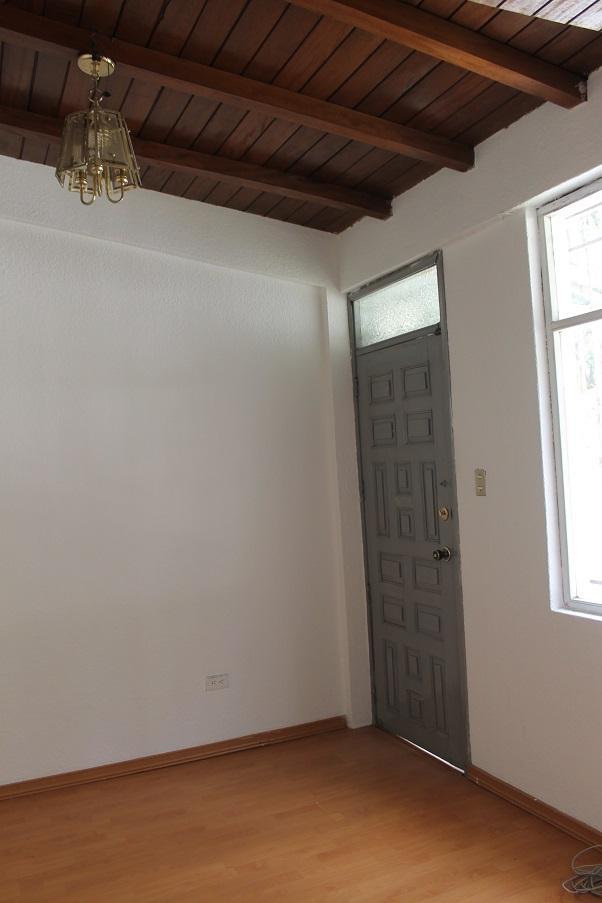 Vendo Terreno con Casa Antigua - Sector Batán Alto - Excelente Ubicación — imagen 4