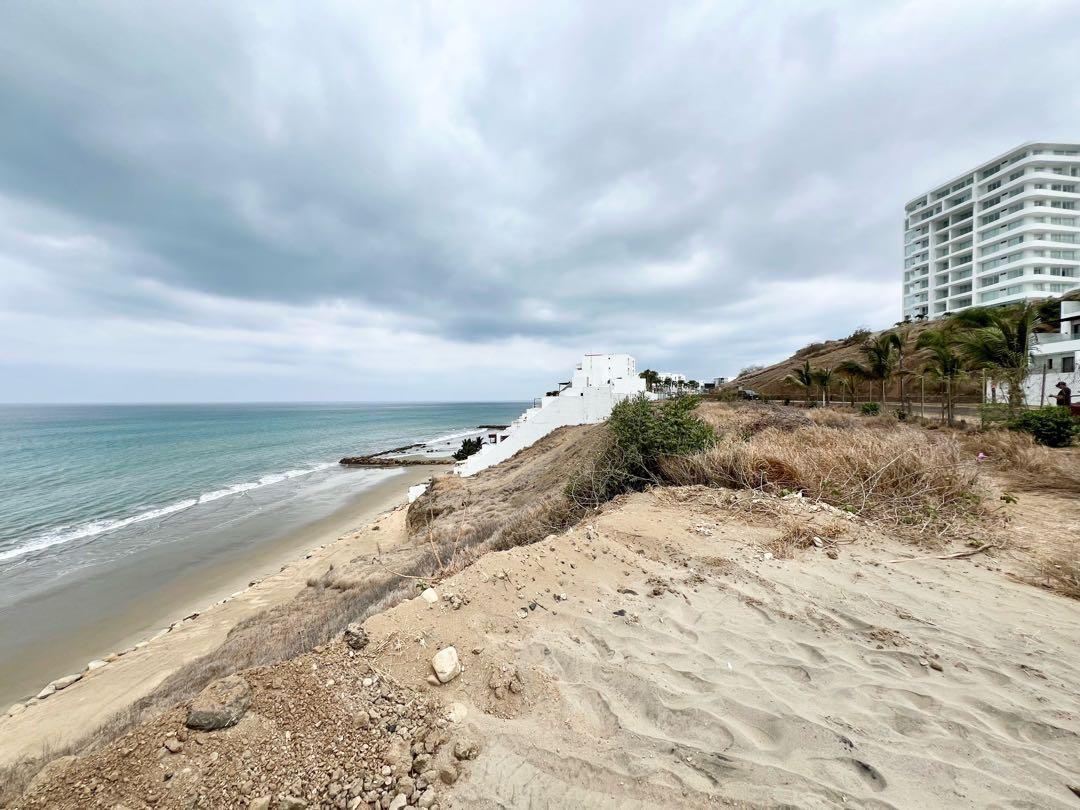 Terreno Para Edificio 1era Línea de Mar Ciudad del Mar Mkeller, Manabí — imagen 3