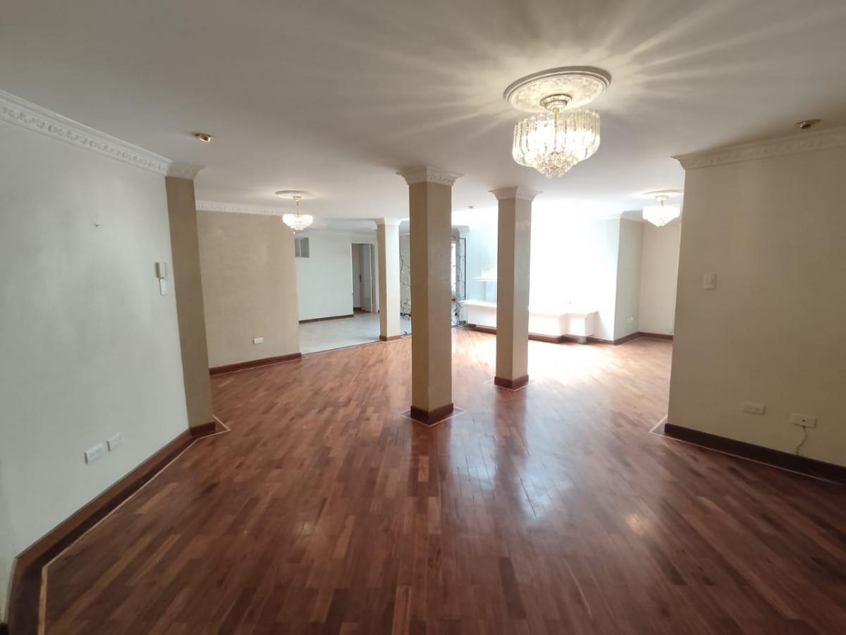 C/ Eloy Alfaro y Granados, Departamento de 298 m² en Venta, de Oportunidad — imagen 5