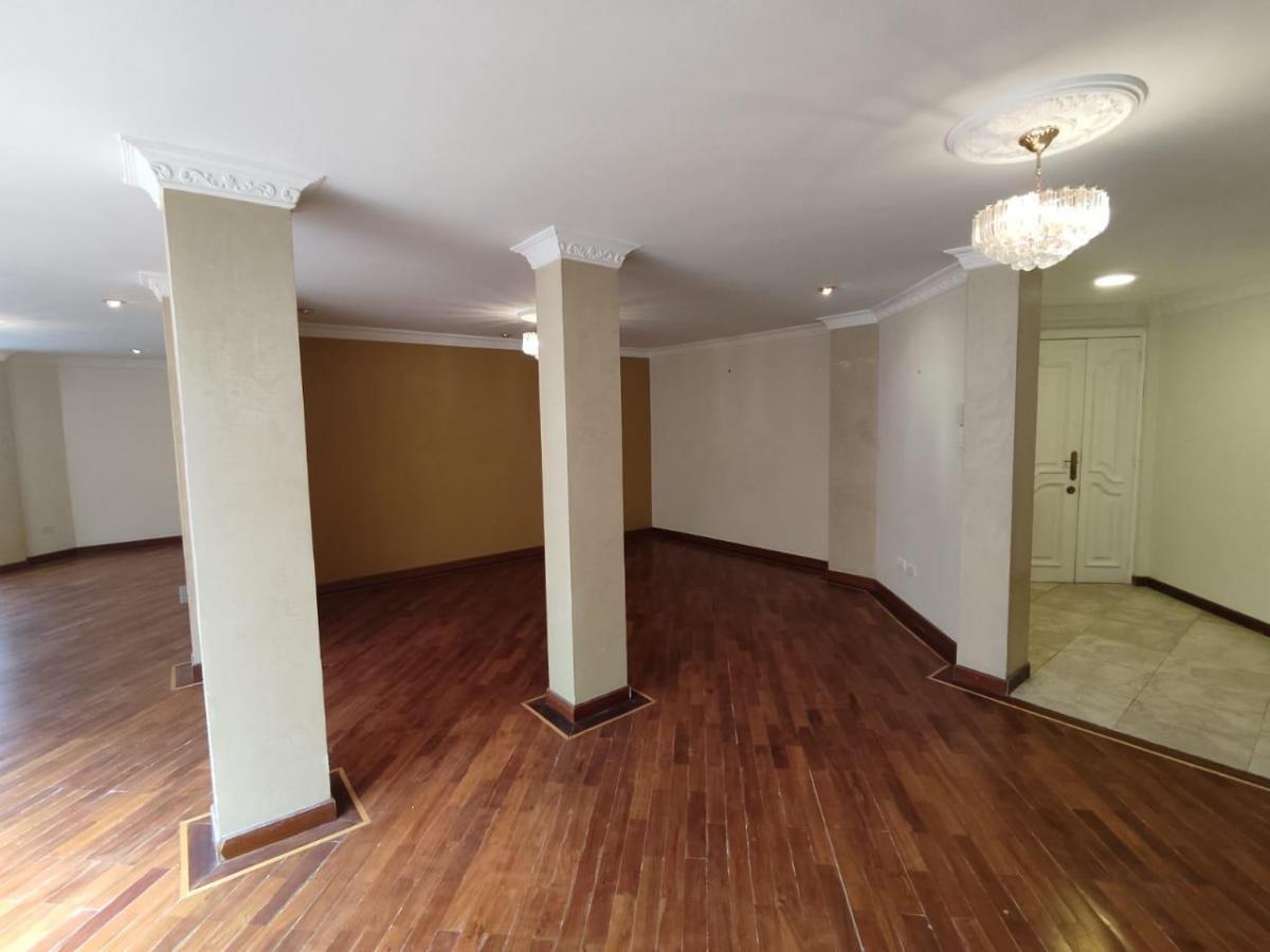 C/ Eloy Alfaro y Granados, Departamento de 298 m² en Venta, de Oportunidad — imagen 3