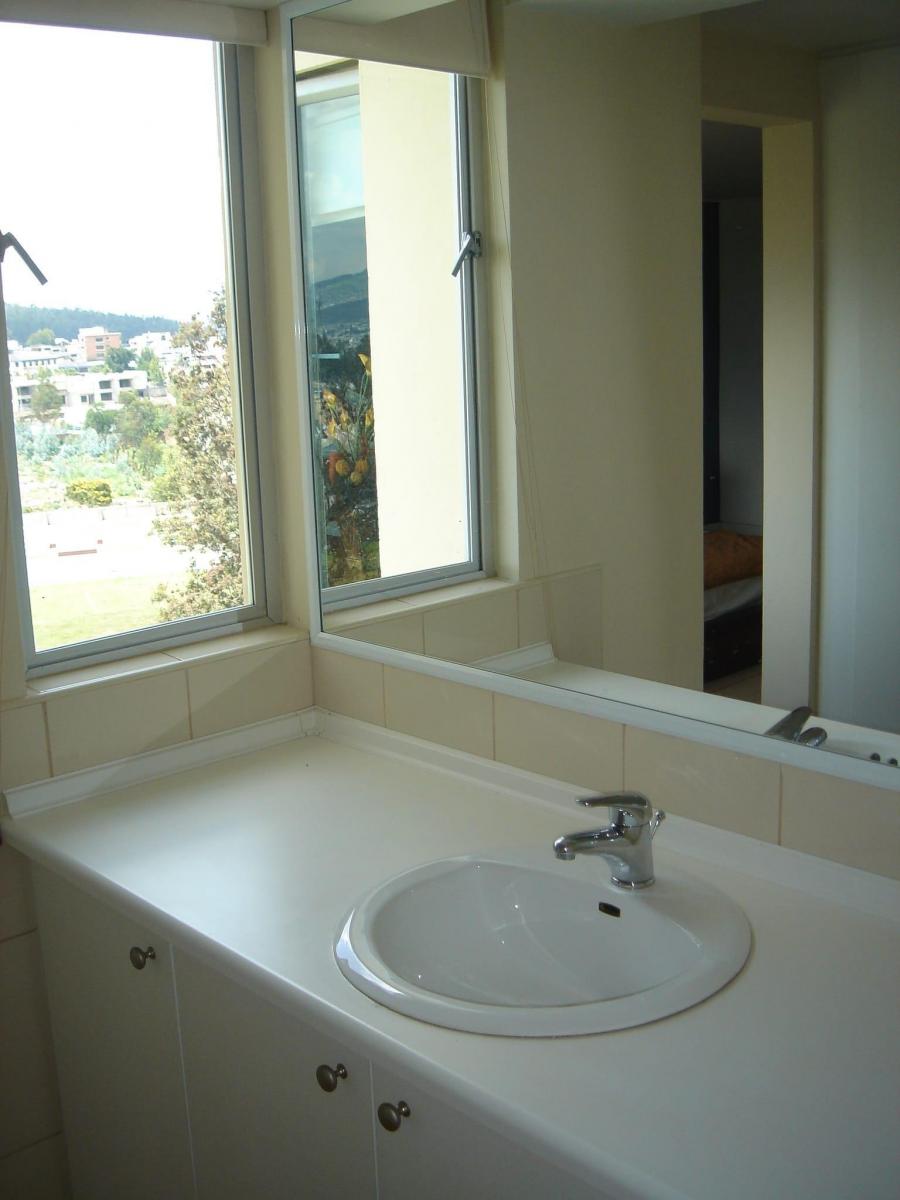 Venta de Apartamento en Monteserrin Cerca del Colegio Liceo Internacional. Provincia de Pichincha — imagen 5