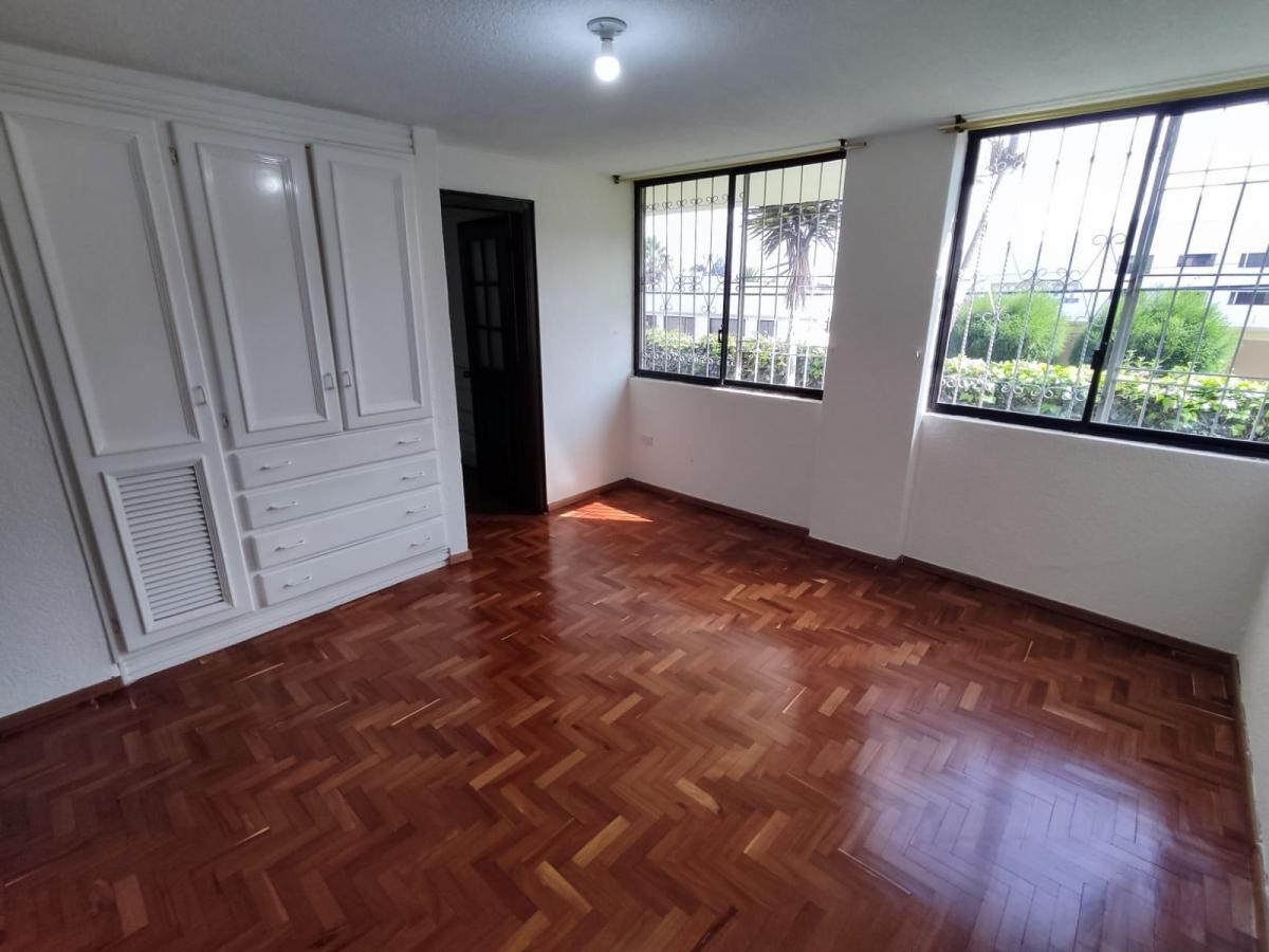 C/ Monteserrín, Departamento de 135 m² en Venta, 3 Habitaciones — imagen 3