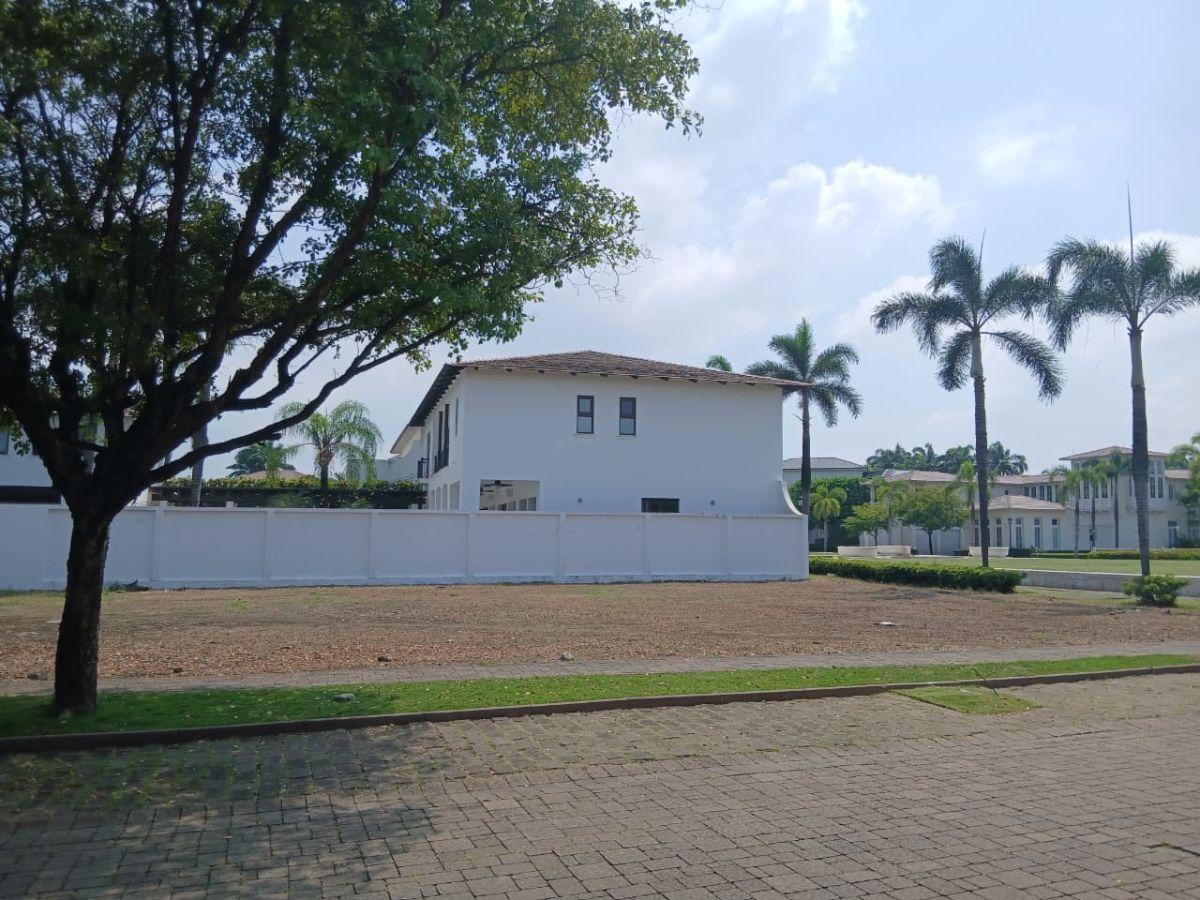 7222.urb. Plaza Lagos - Samborondon Km 7، Vendo Terreno 821.68 m², $558.742. Guayas — imagen 4