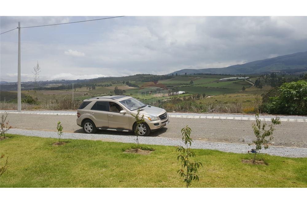 Oportunidad Ultimo Lote de 2093 m² Urb. Privada en Cochasqui, 45 Minutos de Quito — imagen 5