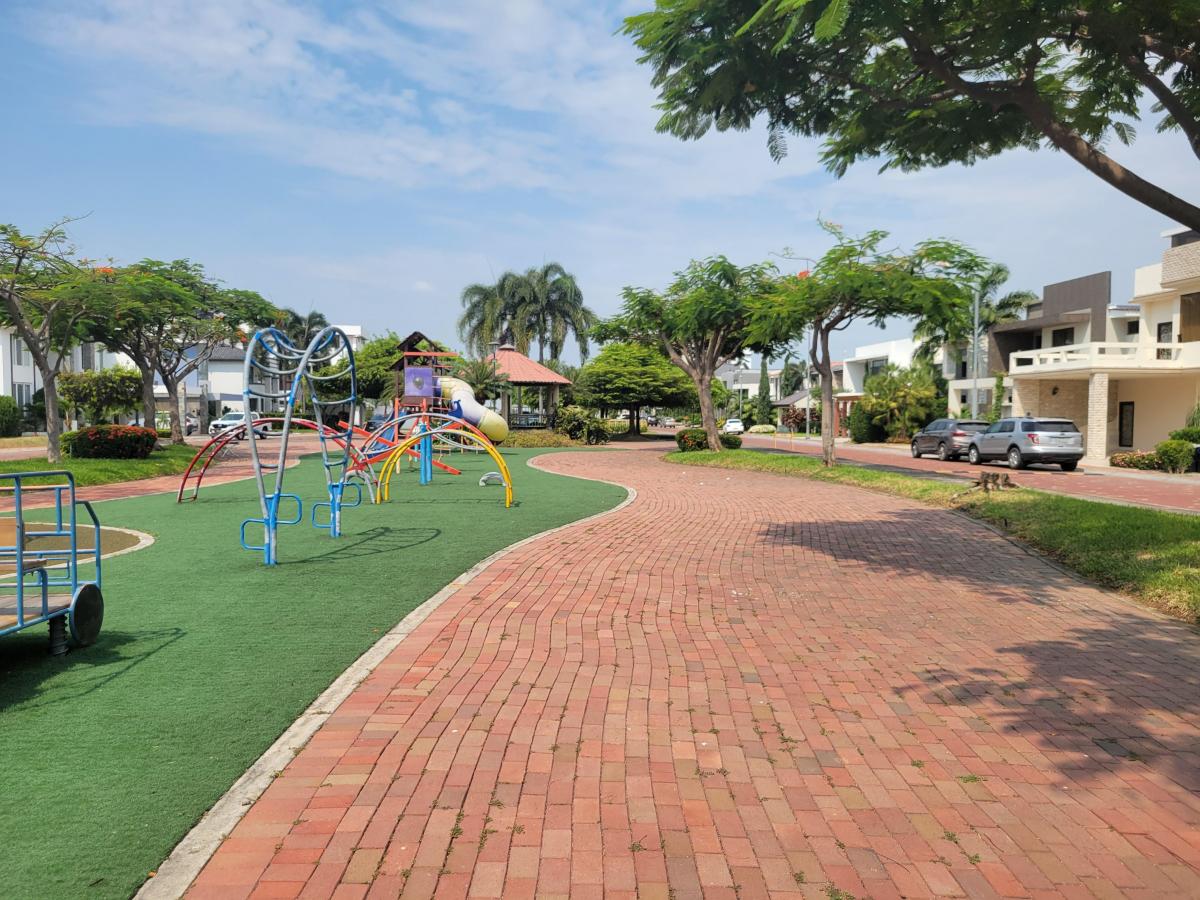 Venta de Terreno en Mocoli Garden - Mariuxi Rugel, Guayas — imagen 4