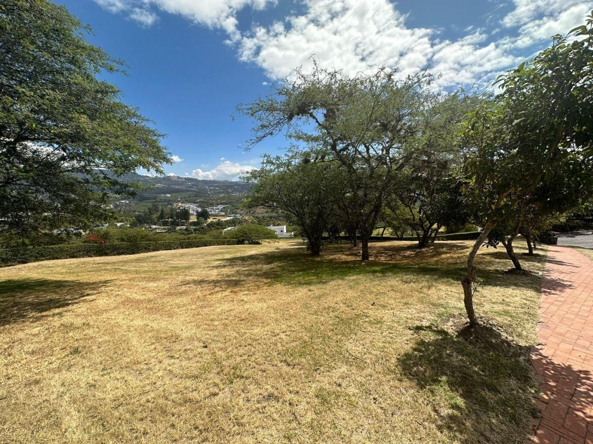 La Quinta Urbanizacion en Cumbaya Venta Terreno — imagen 4